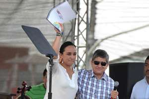 La presidenta de la Asamblea, Gabriela Rivadeneira, recibi&oacute; ayer el borrador del proyecto. Foto: Archivo / El Tel&eacute;grafo 