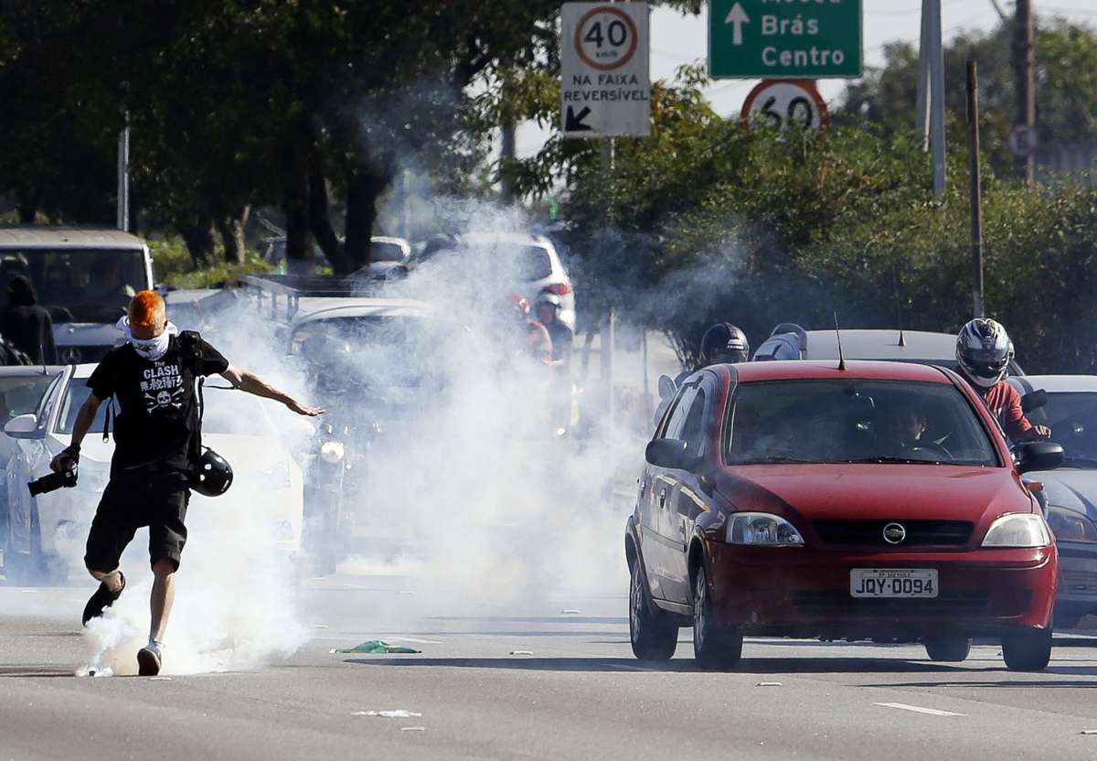 Las manifestaciones se dieron en el centro de Rio de Janeiro esta ma&ntilde;ana. Foto: AFP