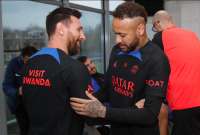 Lionel Messi fue recibido por sus compañeros en su regreso al PSG