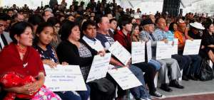 El Primer Mandatario realiz&oacute; este jueves 9 de mayo la entrega simb&oacute;lica de nuevos pr&eacute;stamos a ciudadanos de todo el pa&iacute;s.