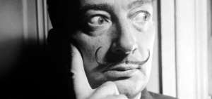 Salvador Dal&iacute; reapareci&oacute; con su bigote intacto