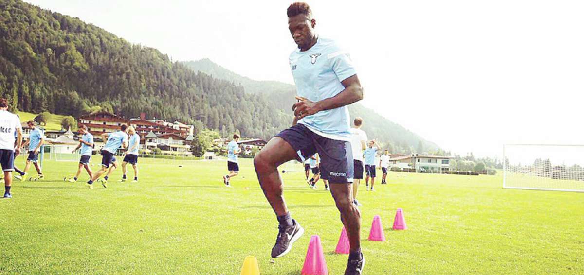 El delantero ecuatoriano Felipe Caicedo durante un entrenamiento de la Lazio de Italia. El club de Roma es el octavo equipo de Europa para el jugador. 
