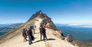 El &ldquo;Paso de la muerte&rdquo; demarca el punto que divide la gruta con el acceso al cr&aacute;ter del volc&aacute;n Guagua Pichincha. La ma&ntilde;ana en que el Diario visit&oacute; el lugar no hubo fumarolas, un prioste explic&oacute; que se ocultan de los for&aacute;neos. Foto: John Guevara