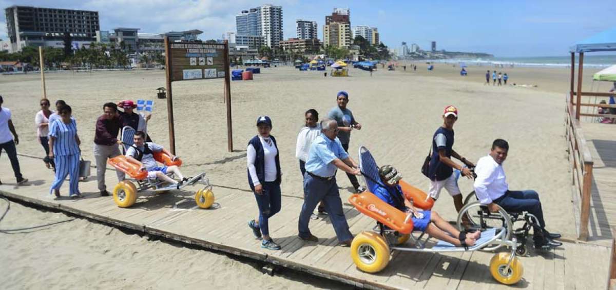 La playa El Murci&eacute;lago de Manta, que es inclusiva, est&aacute; lista para recibir a los visitantes.   