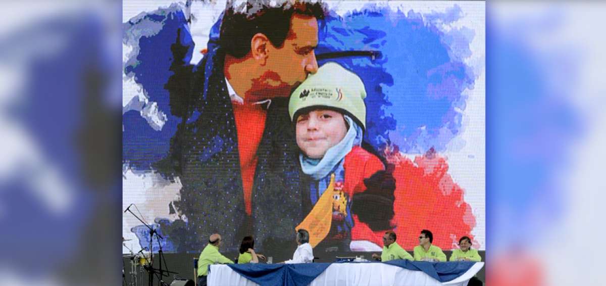 En la convenci&oacute;n de Alianza PAIS, que se realiz&oacute; el s&aacute;bado en Quito, se proyect&oacute; un video sobre Len&iacute;n Moreno.
