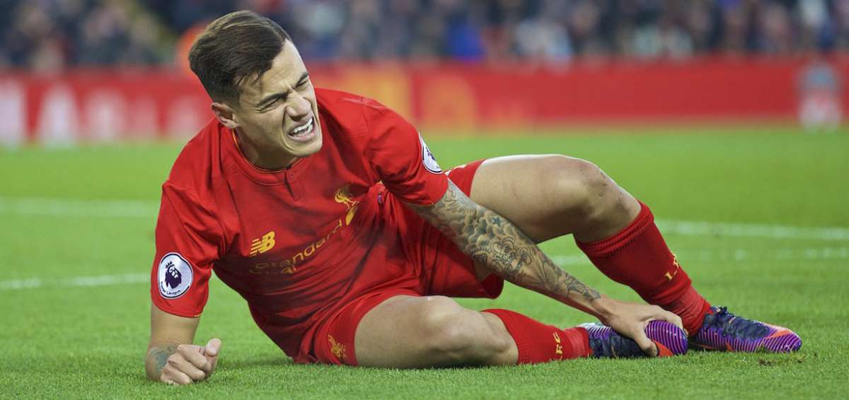 Coutinho se lesiona y sale en camilla durante el Liverpool-Sunderland