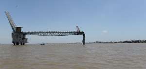 En los pr&oacute;ximos d&iacute;as se establecer&aacute; el costo de los da&ntilde;os ocasionados por el choque del barco Patricia contra el puente.