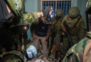  Un operativo militar del Bloque de Seguridad, permitió la captura de tres objetivos de alto valor relacionado con “Los Lobos”. Además de la incautación de armas, drogas y la liberación de un transportista secuestrado en Quevedo.