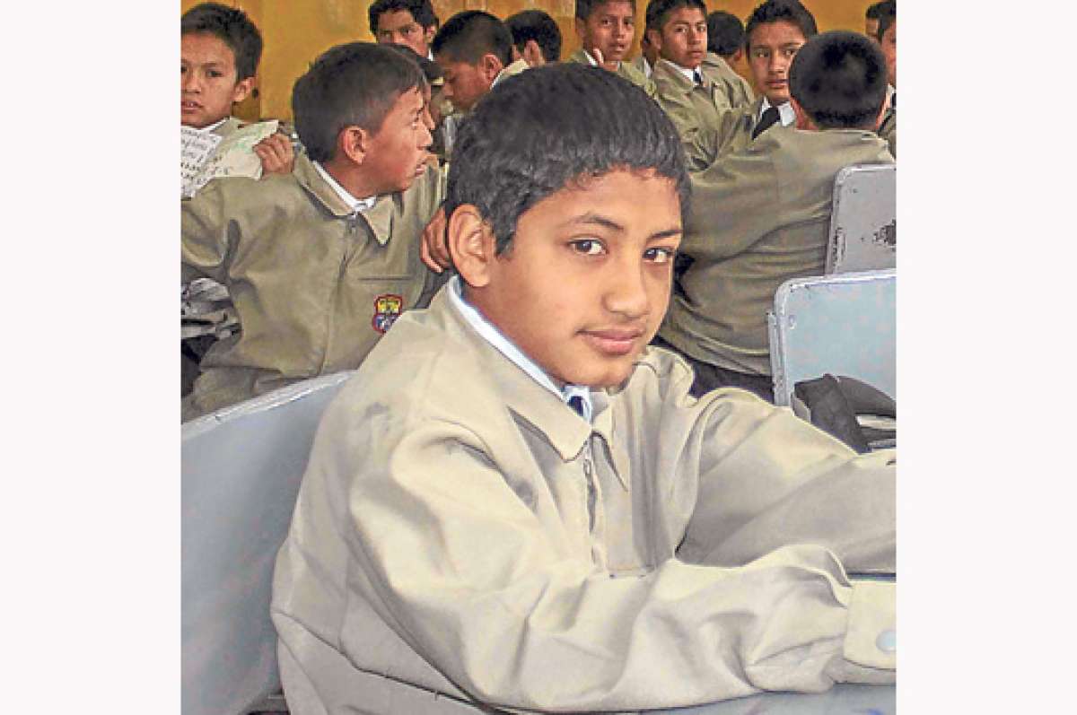 Estudiantes de qu&iacute;mica y f&iacute;sica participaron en la casa abierta