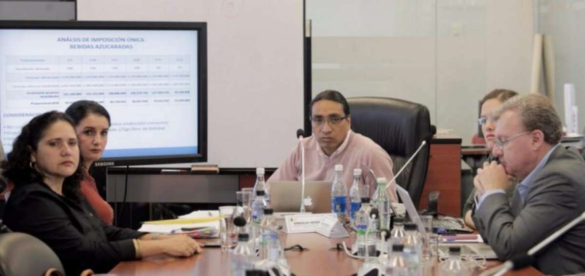 Comisi&oacute;n aprueba informe para segundo debate de reformas tributarias
