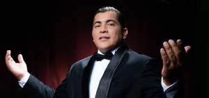 El cantante manabita &Oacute;scar Arturo Cevallos Cede&ntilde;o ahora se da a conocer como JJ Vive despu&eacute;s de que participara en un reality televisivo en 2017.   