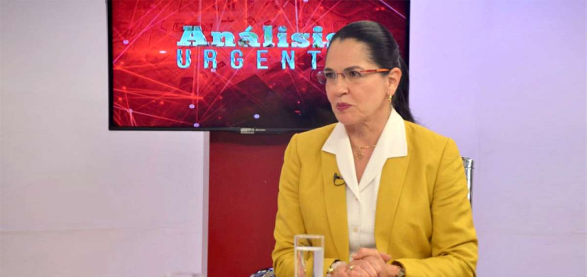 La ministra de Industrias y Productividad, Eva Garc&iacute;a, fue entrevistada en EcuadorTV, en donde explic&oacute; las medidas econ&oacute;micas del pa&iacute;s.