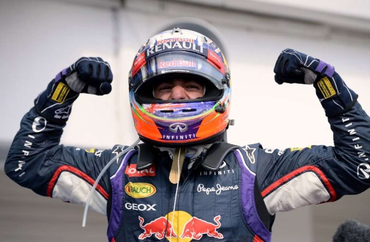 El piloto de Red Bull se subi&oacute; al primer lugar del podio por segunda vez en su carrera. Foto: AFP