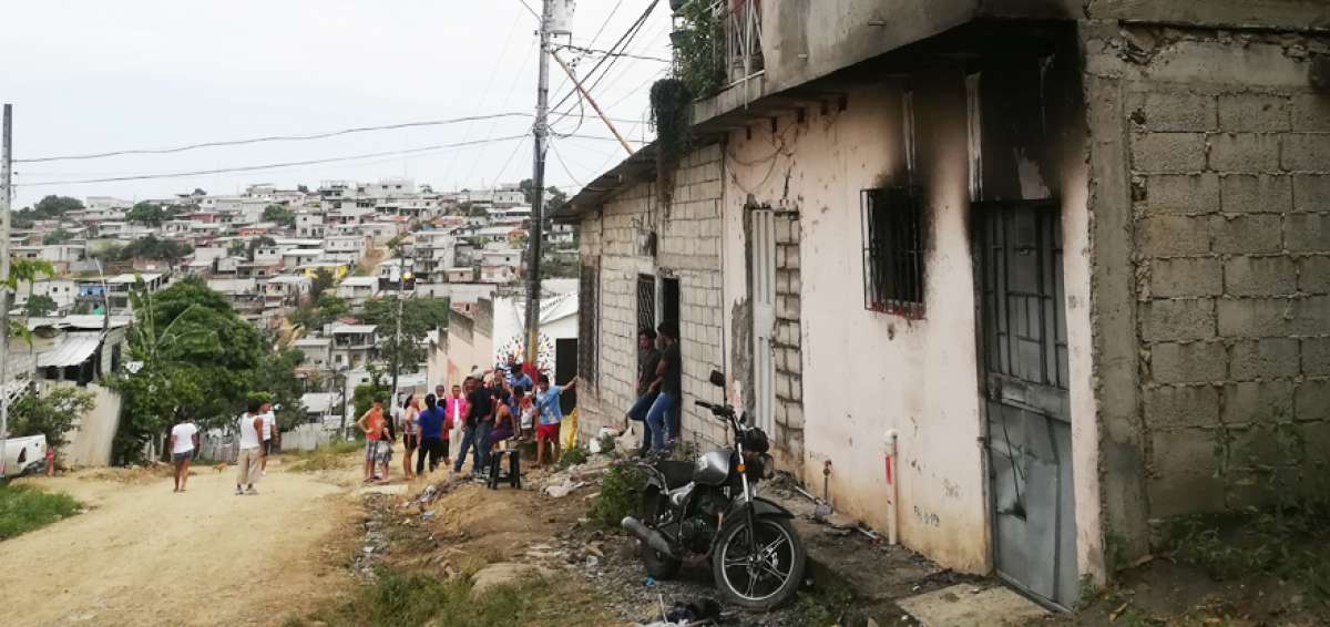 El hecho ocurri&oacute; aproximadamente a las 22:45 del pasado viernes 19 de abril, en una vivienda de dos plantas, en la cooperativa Flor de Basti&oacute;n, en Guayaquil.