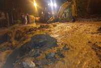 Vía Cuenca-Girón-Pasaje continúa cerrada por deslaves e inundaciones