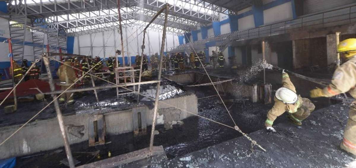 Incendio consume escenario deportivo de Fedeguayas