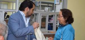 Pa&uacute;l Granda dialog&oacute; con pacientes y funcionarios para verificar el normal funcionamiento del nosocomio.  