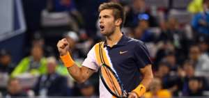 Coric tumba a Federer en Shanghai y desafiar&aacute; a Djokovic en la final