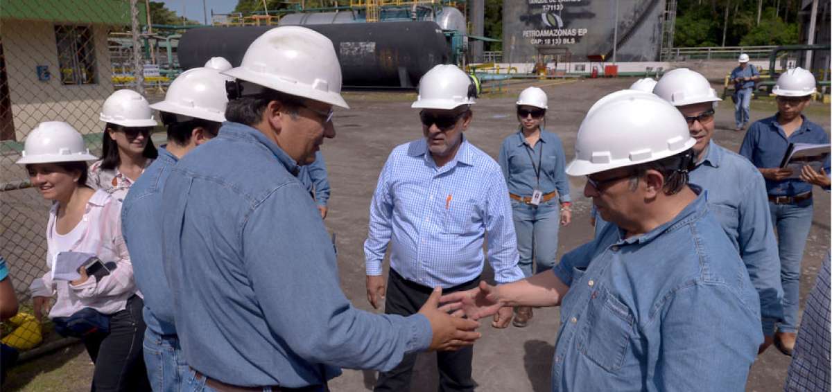 Autoridades de energ&iacute;a e hidrocarburos participaron en la puesta en funcionamiento de la tercera planta generadora en el Campo Sacha.
