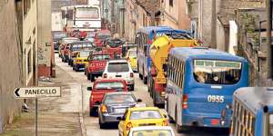 El crecimiento del parque automotor quite&ntilde;o es considerado una de las causas de contaminaci&oacute;n. Foto: Fernando Sandoval/ El Tel&eacute;grafo