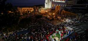 Vista panor&aacute;mica del preg&oacute;n de apertura de las fiestas en honor a Virgen de Monserrate en la zona urbana del cant&oacute;n Montecristi.