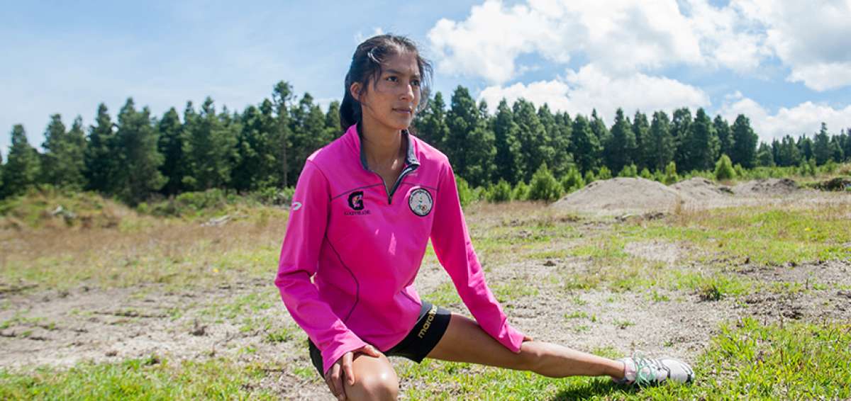 Carmen Amelia entrena en El Boliche, a m&aacute;s de 3.000 metros de altura, cerca a Romerillos. 