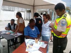 Brigadas de salud atienden a los ciudadanos. Foto: Cortes&iacute;a