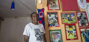 Gerardo &lsquo;El Mortero&rsquo; Estupi&ntilde;&aacute;n: Un bar es su tributo al  f&uacute;tbol