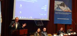El vicepresidente Jorge Glas (izq.) intervino con autoridades y representantes de los sectores estrat&eacute;gicos.