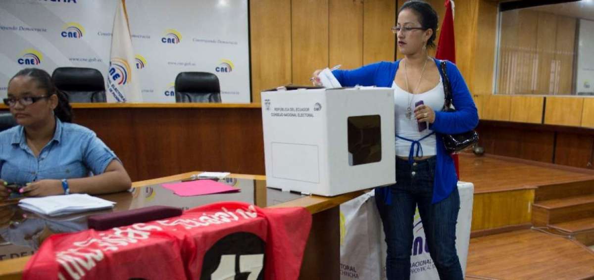 92 de los 140 represantes del Partido Socialista Ecuatoriano convocados en Pichincha para intervenir en las elecciones sufragaron el s&aacute;bado.