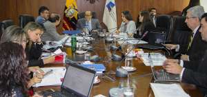 Hern&aacute;n Salgado (centro) preside el organismo que fue uno de los integrados por el Consejo de Participaci&oacute;n Ciudadana Transitorio.