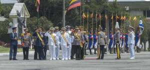 El general Luis Lara (der). pidi&oacute; las reformas a las leyes de las Fuerzas Armadas. Esa tambi&eacute;n es una aspiraci&oacute;n del ministro de Defensa, Oswaldo Jarr&iacute;n.