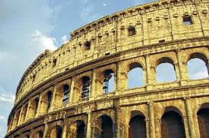 El Coliseo Romano fue construido en el siglo I y originalmente era conocido como el Anfiteatro Flavio, en honor a la dinast&iacute;a de emperadores que lo construy&oacute;. Foto: Redacci&oacute;n y Agencia AFP