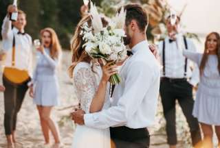 Un policía obligó a cuatro presos a cocinar y limpiar en su celebración matrimonial. 