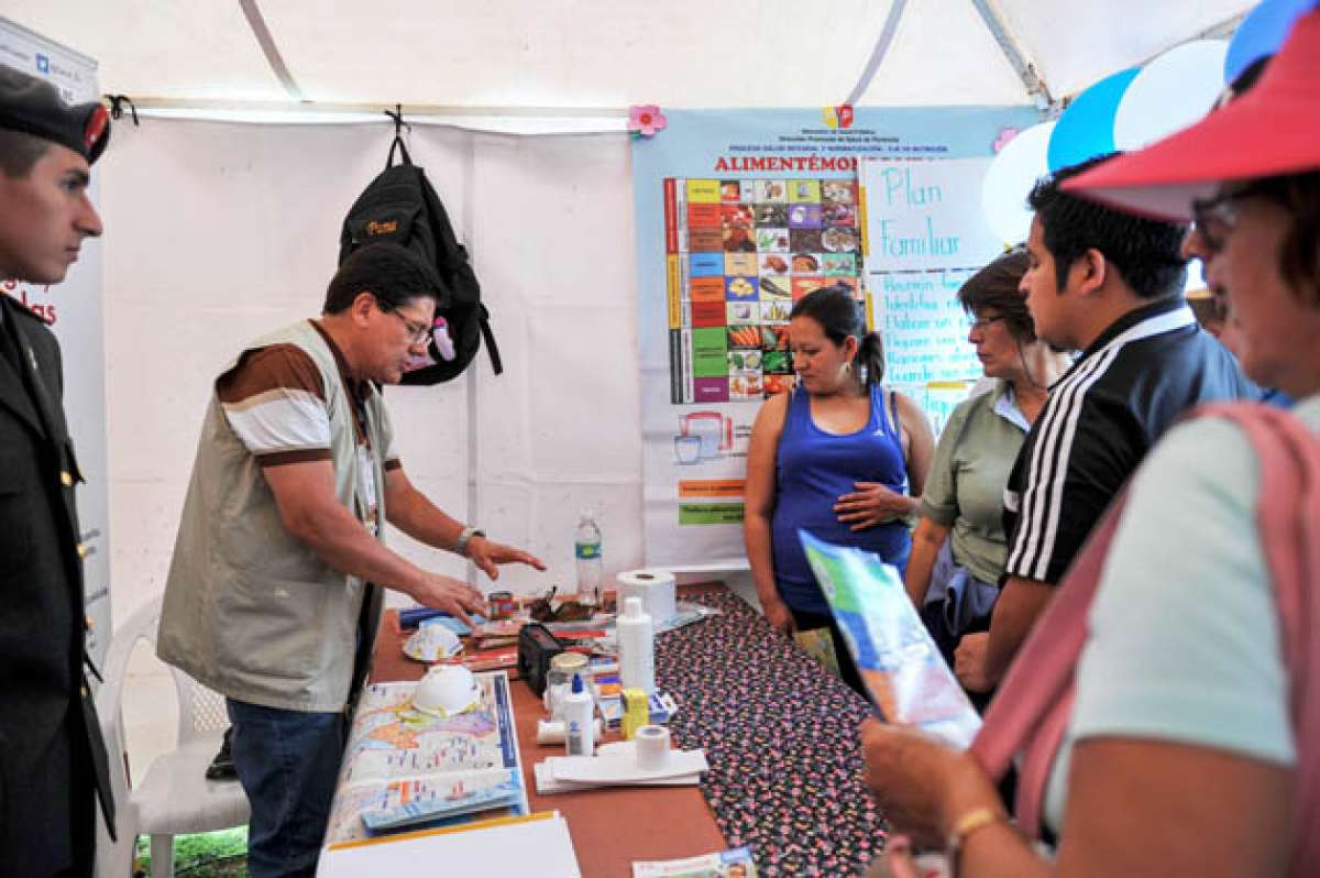 La casa abierta &lsquo;Mirando al volc&aacute;n&rsquo; se realiz&oacute; ayer en Sangolqu&iacute;, con la colaboraci&oacute;n de personal de los municipios de los cantones Quito y Rumi&ntilde;ahui. Foto: Miguel Jim&eacute;nez / El Tel&eacute;grafo 