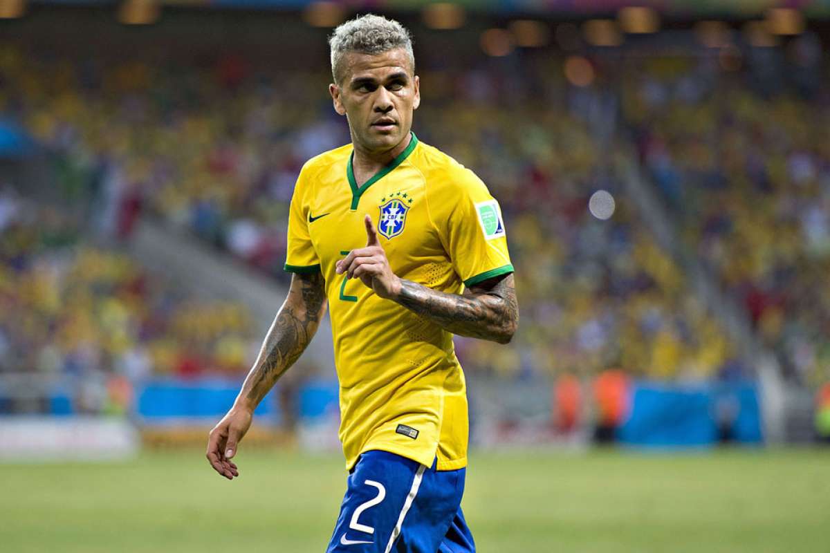 Dani Alves critica la "revoluci&oacute;n" de Dunga en la selecci&oacute;n brasile&ntilde;a