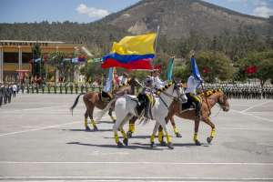 La ceremonia se desarroll&oacute; en la Escuela Superior Militar Eloy Alfaro, de Parcayacu, en Quito. Foto: Fernando Sandoval / EL TEL&Eacute;GRAFO