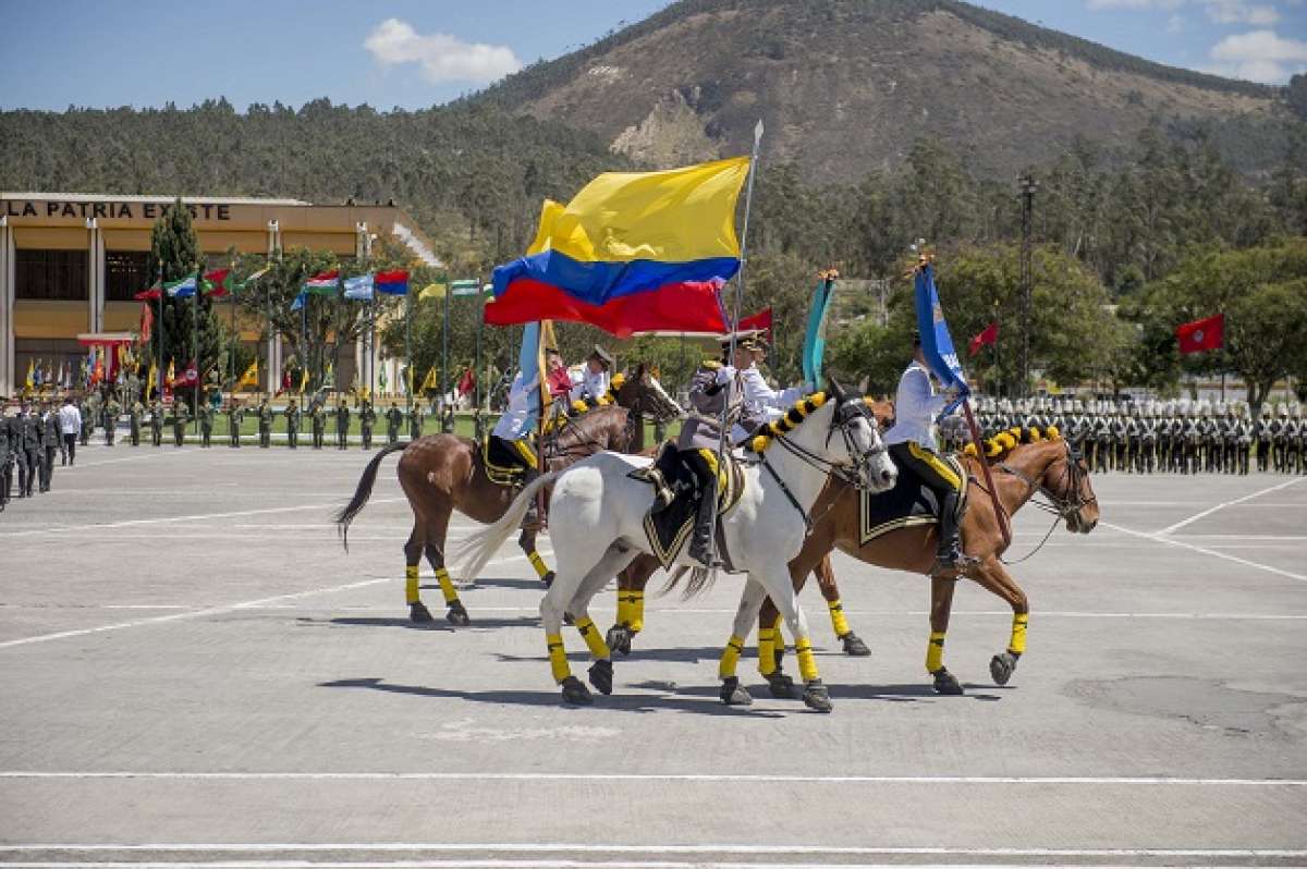 La ceremonia se desarroll&oacute; en la Escuela Superior Militar Eloy Alfaro, de Parcayacu, en Quito. Foto: Fernando Sandoval / EL TEL&Eacute;GRAFO
