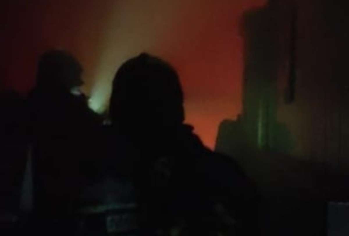 Incendio en un centro comercial de Quito: fuego inici&oacute; en una estanter&iacute;a y no se propag&oacute;