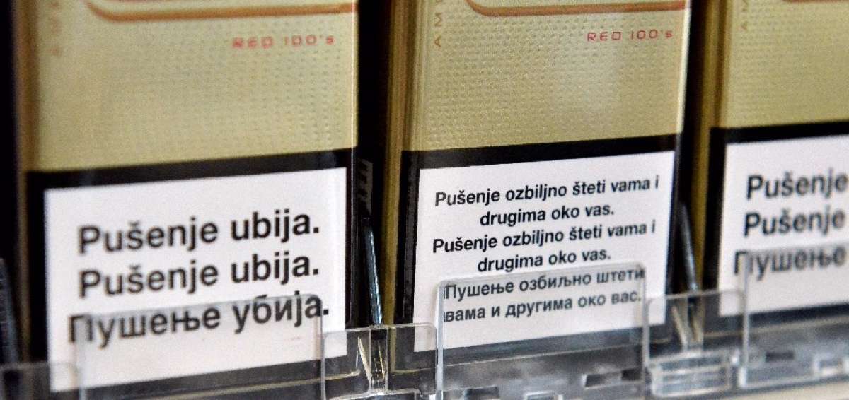 El mensaje &ldquo;fumar mata&rdquo; en la cajetilla de los cigarrillos se escribe de tres maneras distintas para respetar los nacionalismos que conviven en Bosnia.