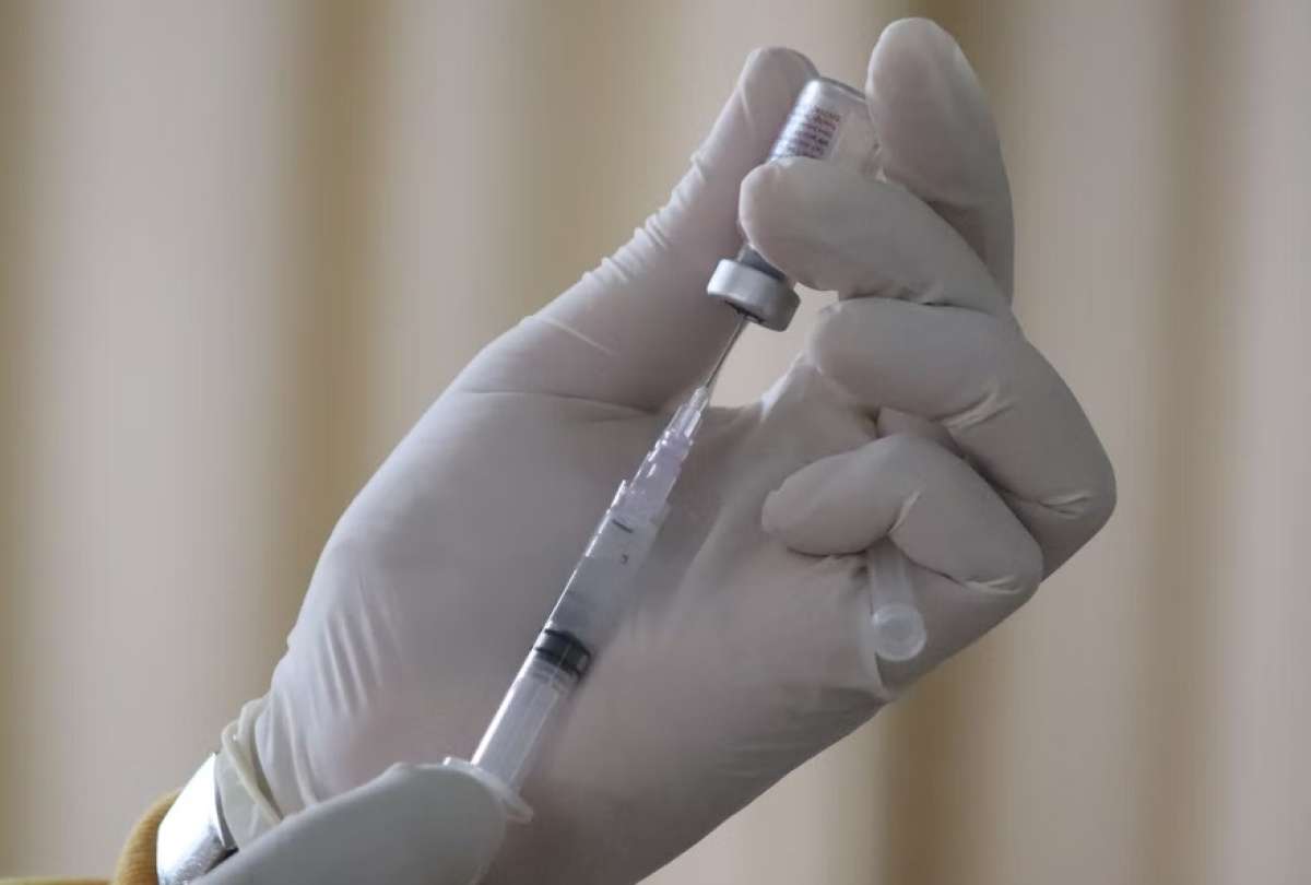Vacunación masiva redujo considerablemente las muertes por covid-19