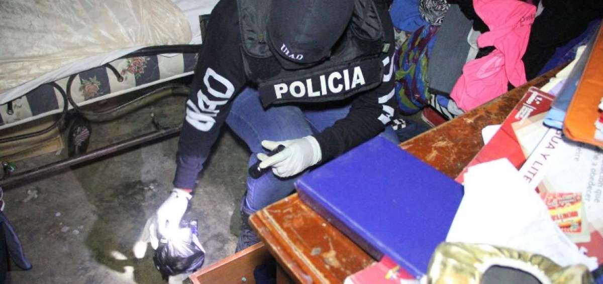 Durante el operativo &lsquo;Fortaleza&rsquo;, la Polic&iacute;a recogi&oacute; evidencias en el lugar. 