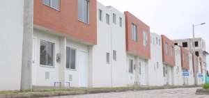 En el conjunto "Casa Club La Hacienda" se edifican 46 casas y 16 departamentos.