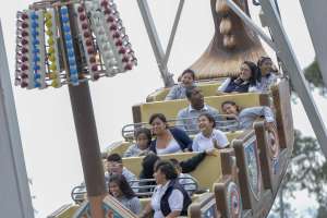La diversi&oacute;n no falt&oacute; en el agasajo a ni&ntilde;os, j&oacute;venes y adultos con distintas discapacidades. Foto: Fernando Sandoval/ EL TEL&Eacute;GRAFO.