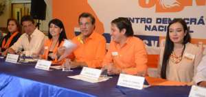 La reuni&oacute;n de directivos y militantes del Centro Democr&aacute;tico se efectu&oacute; en Guayaquil. Asistieron delegaciones de 14 provincias