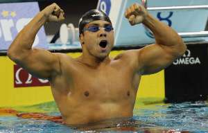 Felipe Franca logr&oacute; 3 medallas para Brasil en el mismo d&iacute;a en el Mundial de Nataci&oacute;n que se realiza en Doha. Foto: AFP