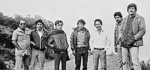Pobladores de aldea masacran a  ocho periodistas