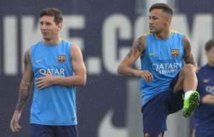 Algunos argentinos expresaron su fastidio por el rendimiento de Messi (i) en la final de Copa Am&eacute;rica. Foto: AFP
