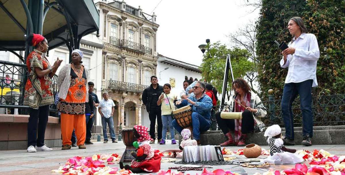 Nila de Aguiar durante la ceremonia ancestral con motivo de la celebraci&oacute;n del D&iacute;a Nacional del Pueblo Negro.