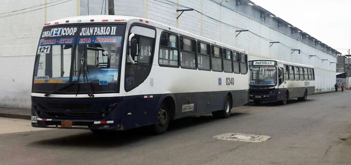 El autob&uacute;s sale desde el barrio Cuba (sur de la ciudad) y llega hasta la terminal terrestre.     